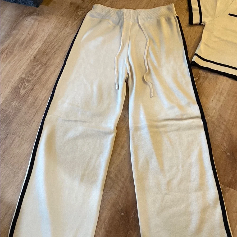 Cream and Black Cropped Cardigan with Matching Pants - Picture 3 of 4